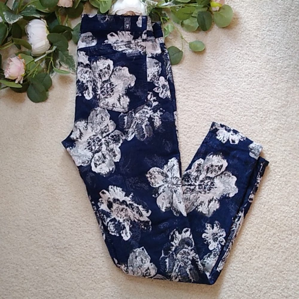 Skinny pants with a beautiful floral material by 7 For All Mankind.